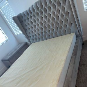 Grey bedroom set.dresser ottoman, mirror,included.